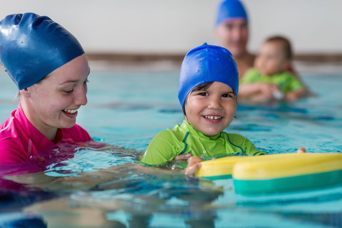 Schwimmen lernen in Calw: Das richtige Alter und die besten 
