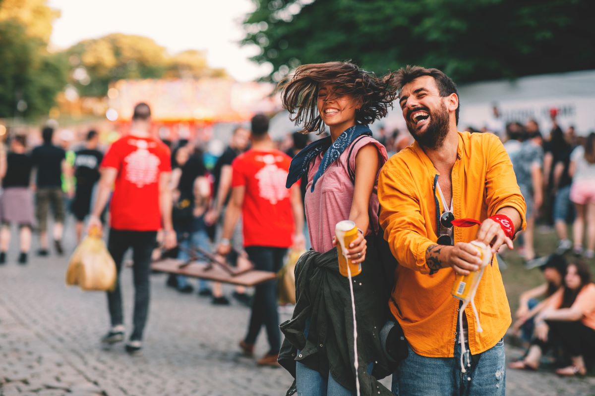 Straßenfest organisieren: Genehmigung & Anträge